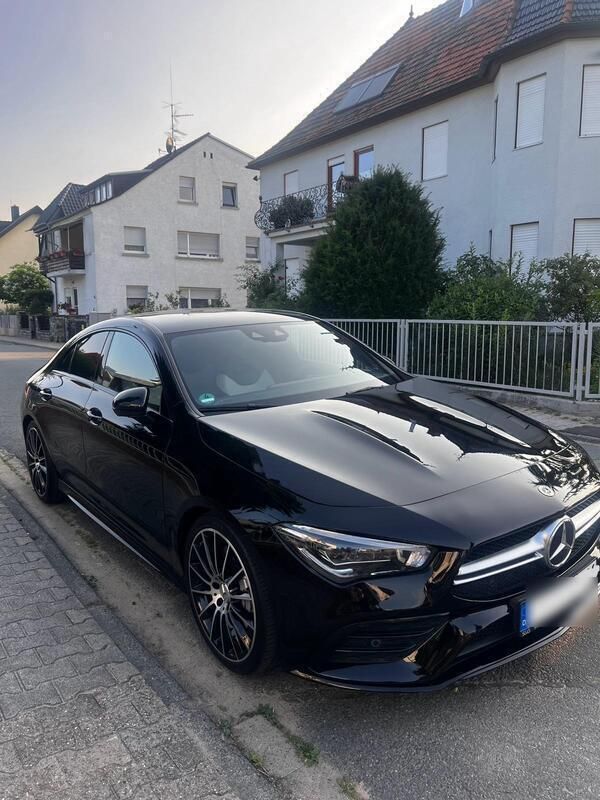 Schwarz Gebraucht 2020 Mercedes CLA35 AMG AMG Limousine | 36.990 € (Fairer Preis) - Bild 1/4