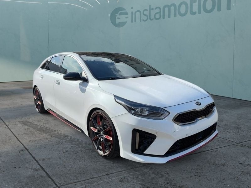 Weiß Gebraucht 2020 Kia ProCeed GT Kleinwagen | 21.498 € (Fairer Preis) - Bild 1/3