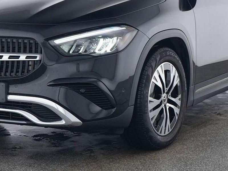 Gebraucht Mercedes GLA200 177 PS (130 kW) 2024 Schwarz SUV