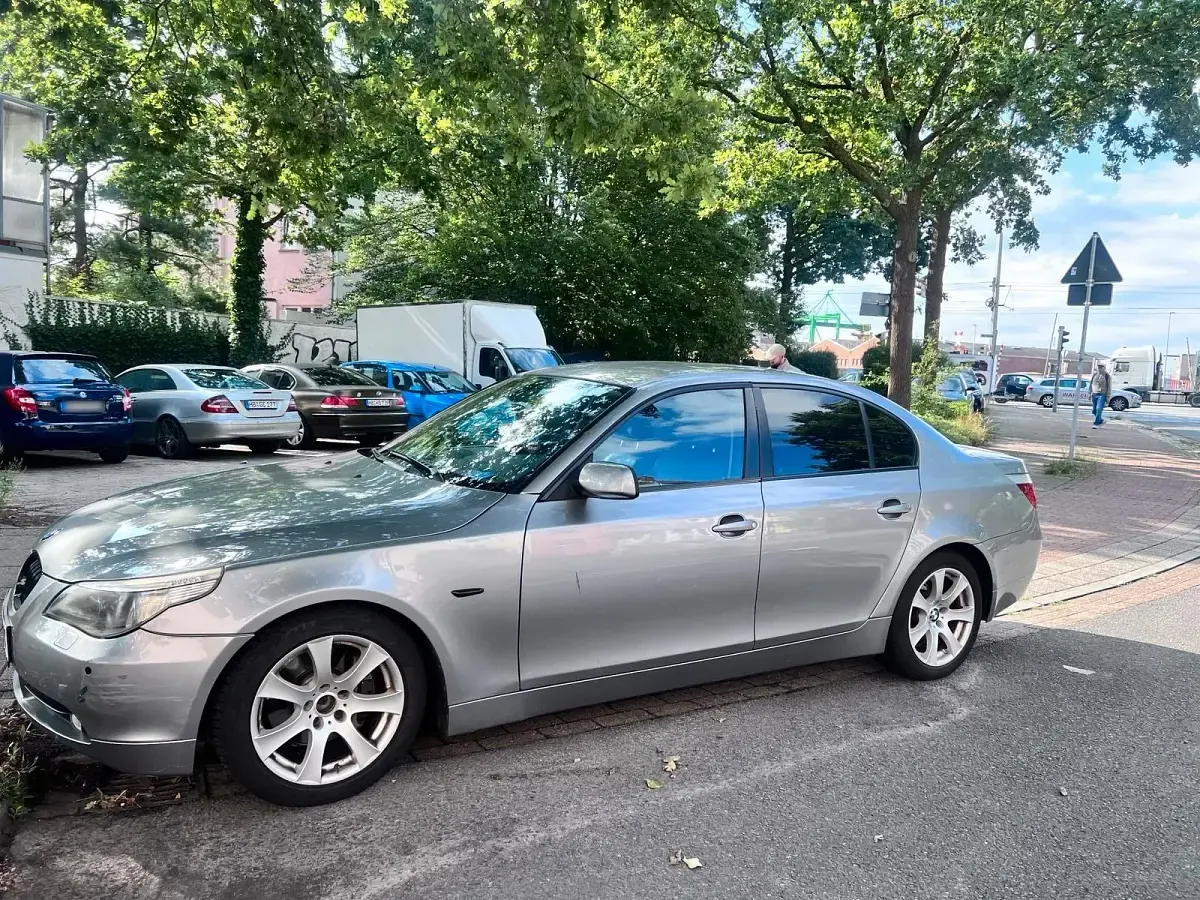 Gebraucht BMW 525 2005 Grau Limousine