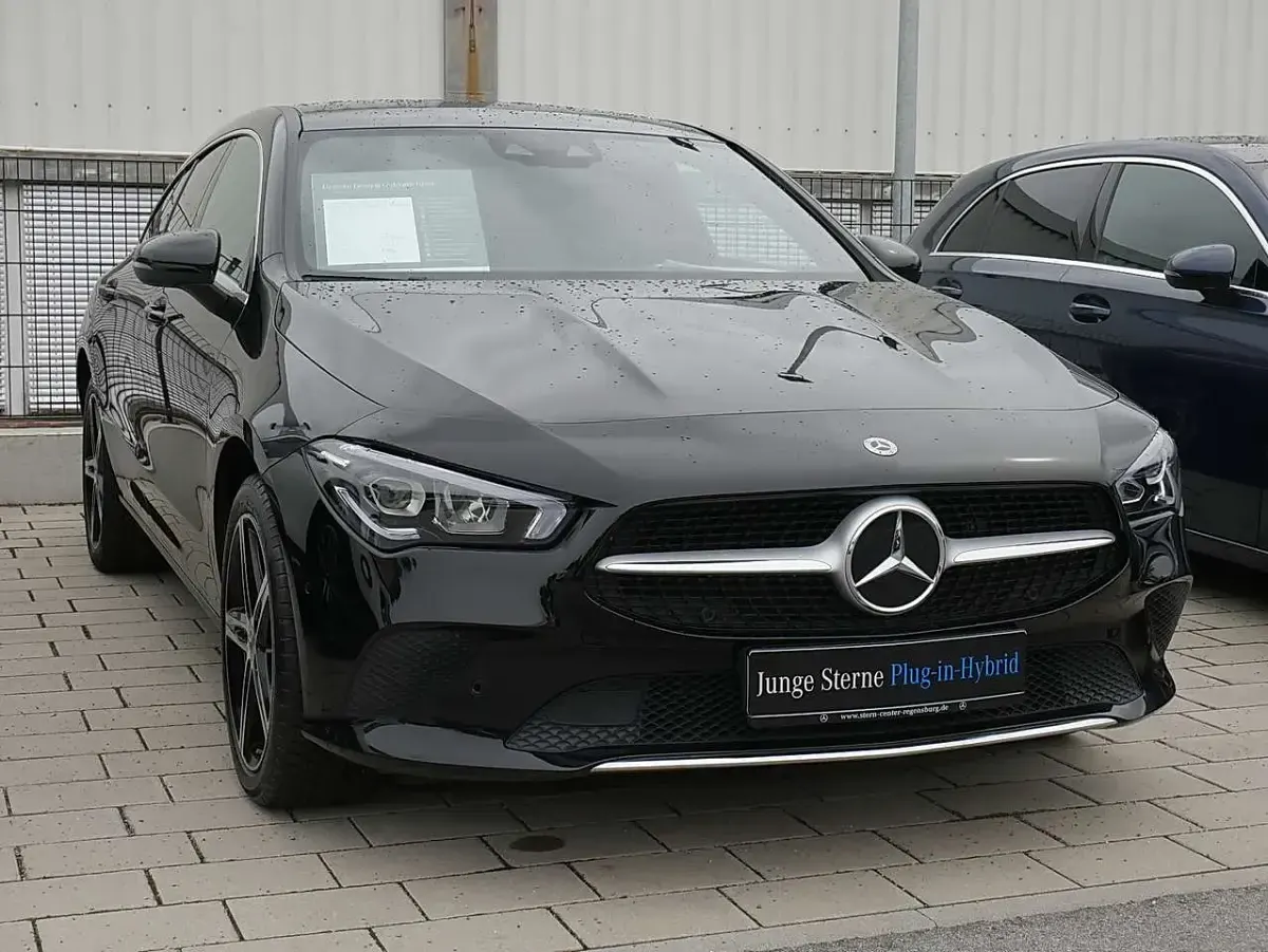 Gebraucht Mercedes CLA250e Progressive 218 PS (160 kW) 2022 Unilack nachtschwarz Coupé