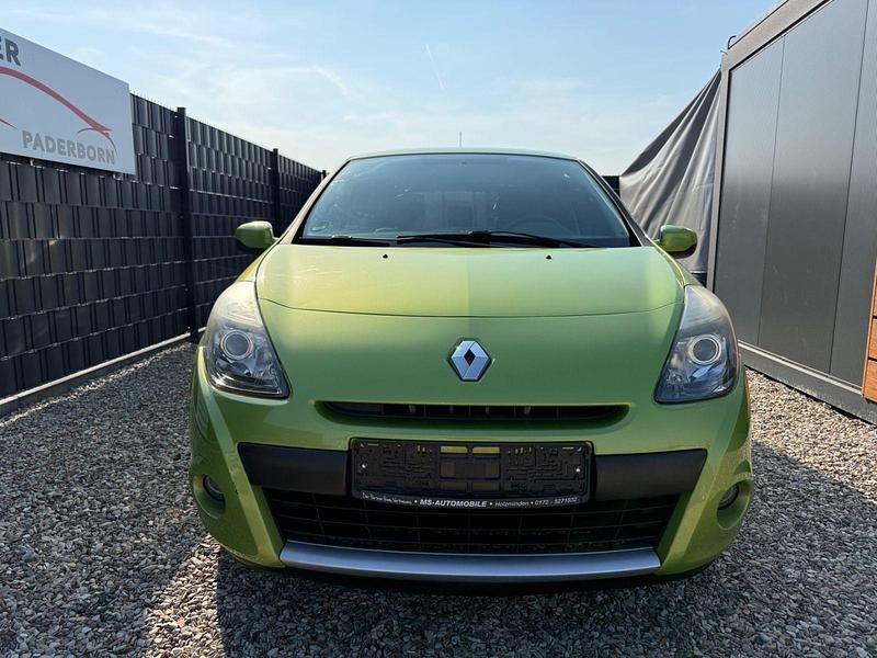 Gebraucht Renault Clio III Dynamique 75 PS (55 kW) 2010 Grün Kleinwagen