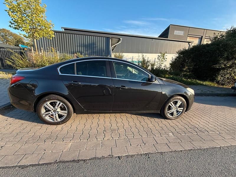 Schwarz Gebraucht 2013 Opel Insignia Limousine | 6.800 € - Bild 1/4