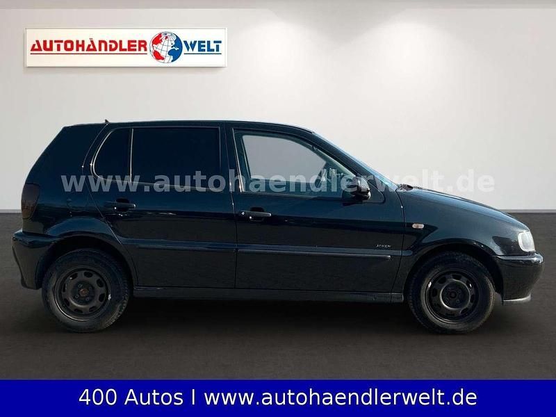 Second-hand VW Polo Conceptline 75 CP (55 kW) 1999 Negru Berlinǎ