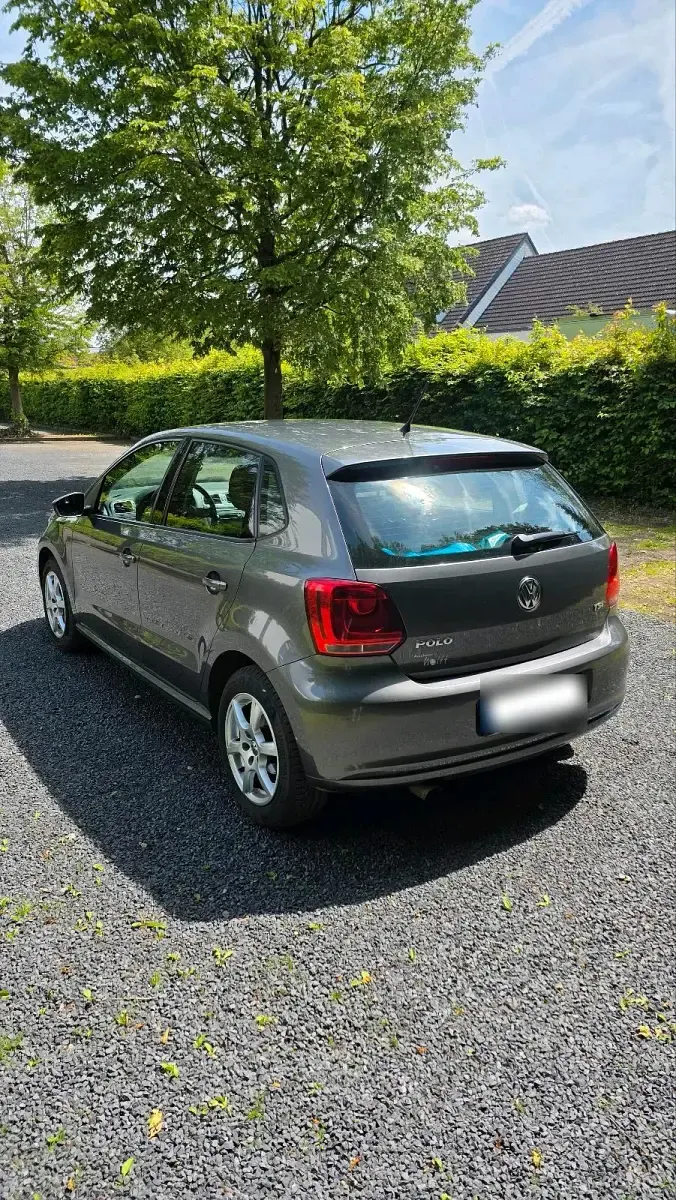 Gebraucht VW Polo Comfortline 90 PS (66 kW) 2013 Grau Kleinwagen