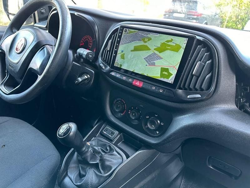 Gebraucht Fiat Doblò 95 PS (69 kW) 2017 Weiß Van / Kleinbus