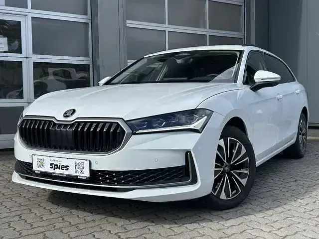 Gebraucht Skoda Superb 204 PS (150 kW) 2025 Purity weiss Kombi
