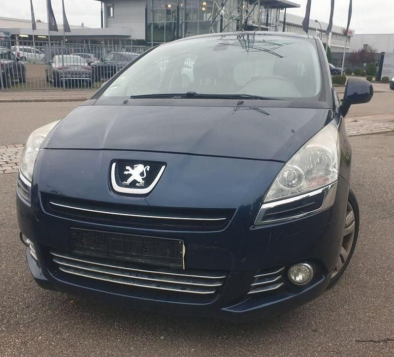 Blau Gebraucht 2011 Peugeot 5008 Family Van / Kleinbus | 2.200 € (Guter Preis) - Bild 1/4