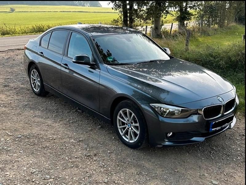 Grau Gebraucht 2013 BMW 316 Limousine | 5.800 € (Superpreis) - Bild 1/4