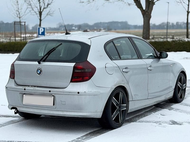 Gebraucht BMW 118 143 PS (105 kW) 2010 Silber Kleinwagen