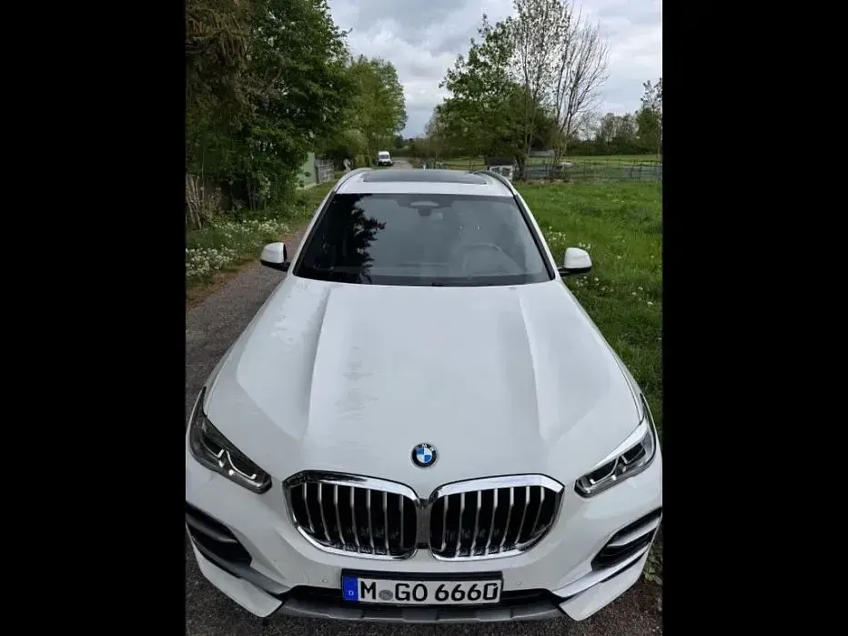 Gebraucht BMW X5 Sport Line 340 PS (250 kW) 2022 Weiß SUV