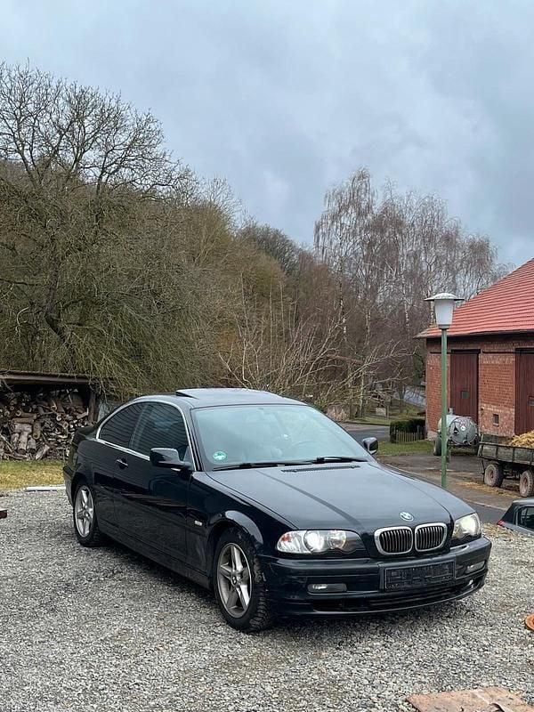 Gebraucht BMW 325 193 PS (141 kW) 2002 Schwarz Coupé