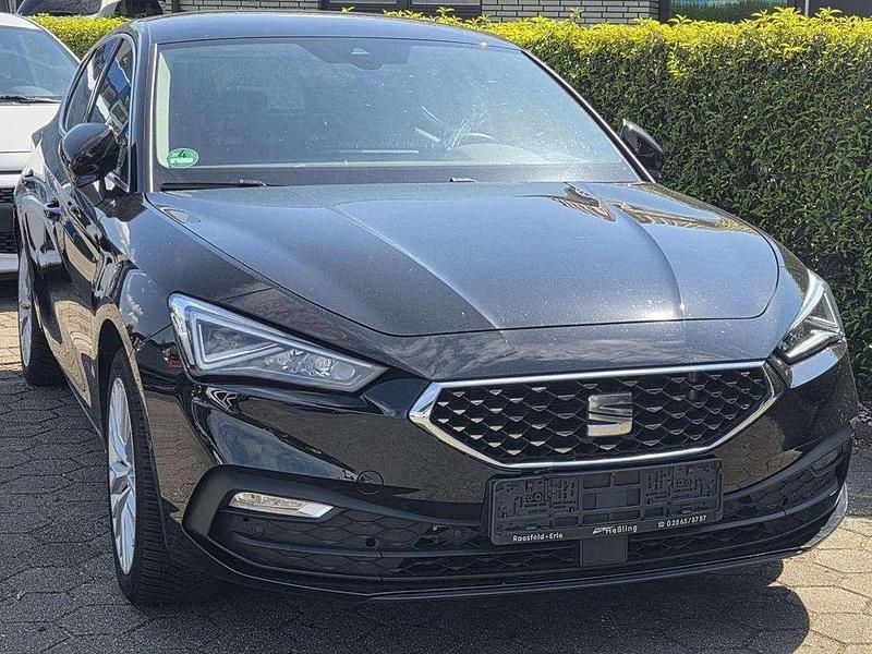 Schwarz Gebraucht 2021 Seat Leon XCELLENCE Limousine | 19.000 € (Guter Preis) - Bild 1/4