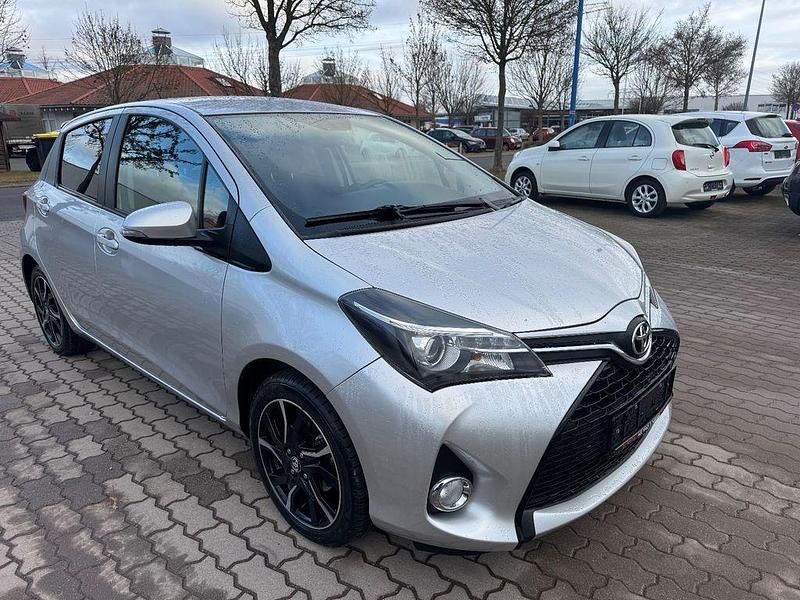 Gebraucht Toyota Yaris Executive 99 PS (72 kW) 2014 Limousine