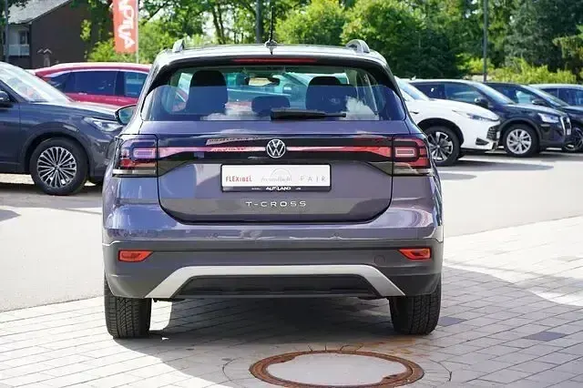 Gebraucht VW T-Cross Life 150 PS (110 kW) 2023 Grau SUV