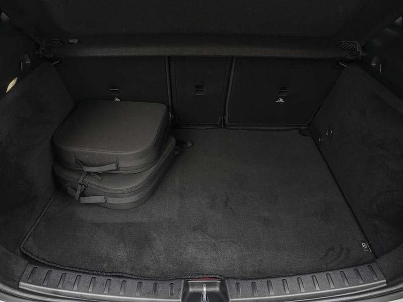 Gebraucht Mercedes GLA250 Progressive 218 PS (160 kW) 2023 Polarweiß SUV