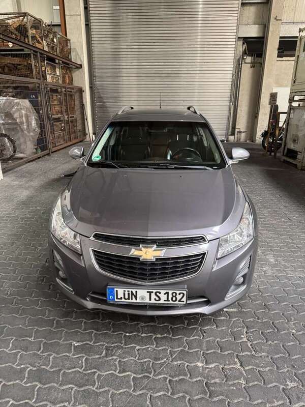 Grau Gebraucht 2013 Chevrolet Cruze LTZ Kombi | 4.599 € (Fairer Preis) - Bild 1/4