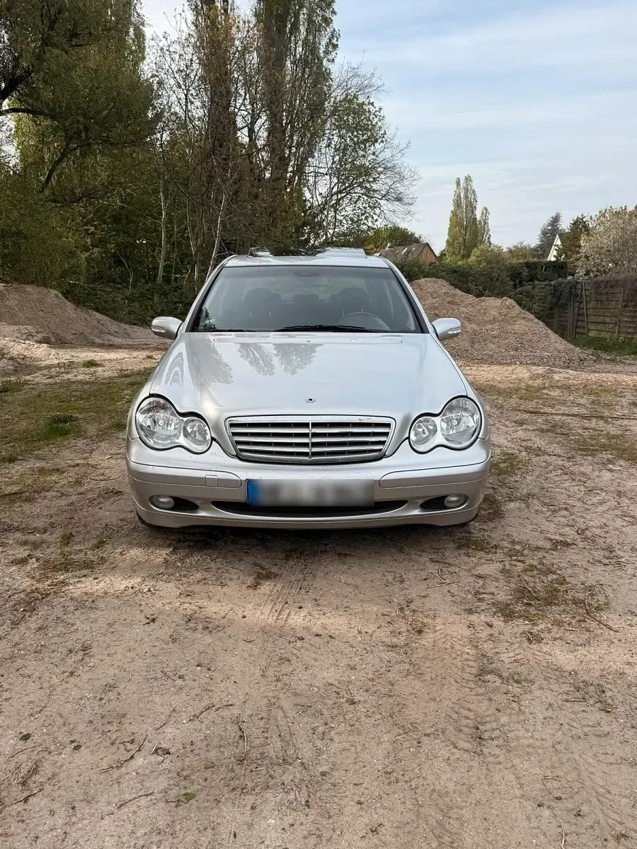 Gebraucht Mercedes C220 143 PS (105 kW) 2000 Silber Limousine