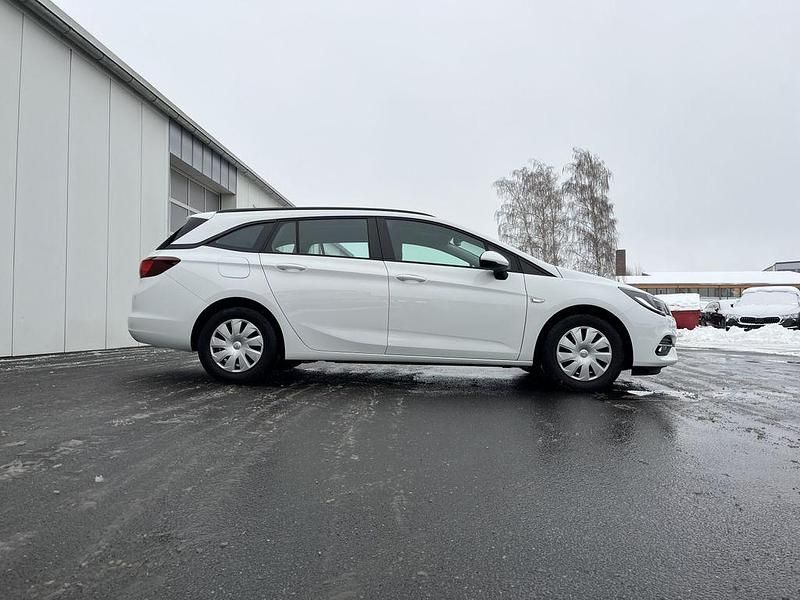 Gebraucht Opel Astra Edition 105 PS (77 kW) 2020 Schneeweiss Kombi