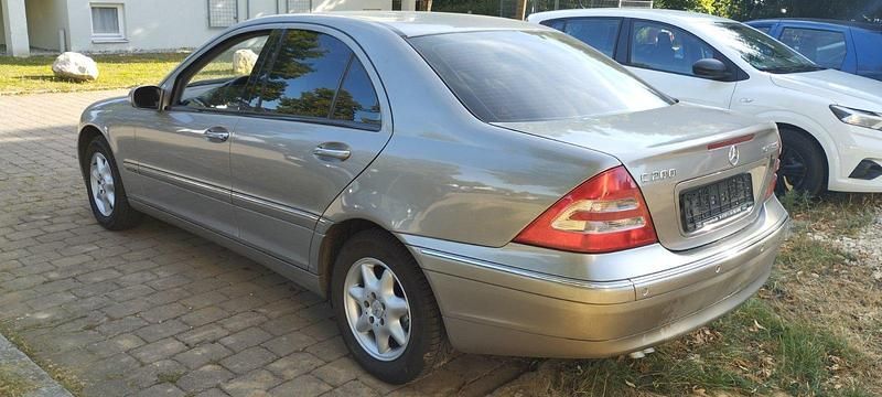 Grau Gebraucht 2003 Mercedes C200 Elegance Limousine | 3.500 € (Guter Preis) - Bild 1/4
