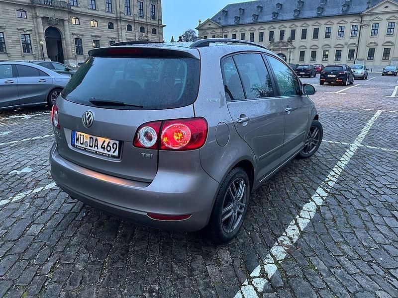 Gebraucht VW Golf Plus Cross Team 105 PS (77 kW) 2010 Braun Van / Kleinbus