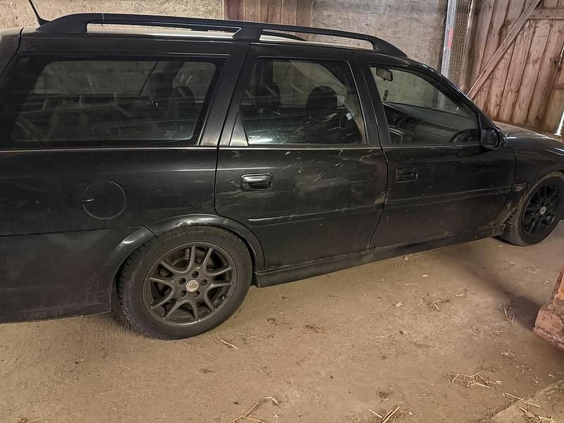 Gebraucht Opel Vectra Sport 170 PS (125 kW) 2001 Schwarz Kombi