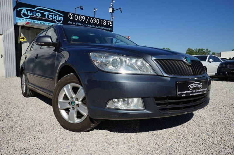 Grau Gebraucht 2011 Skoda Octavia Kombi | 3.950 € (Fairer Preis) - Bild 1/3