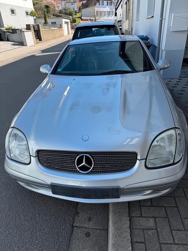 Second-hand Mercedes SLK200 163 CP (119 kW) 2001 Argintiu Cabrio