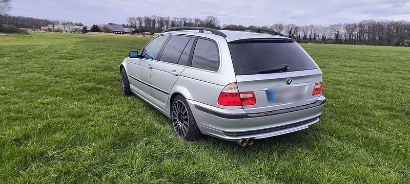 Gebraucht BMW 330 Performance 231 PS (169 kW) 2005 Silber Kombi