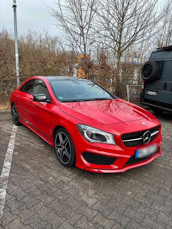 Rot Gebraucht 2014 Mercedes CLA200 AMG Limousine | 16.990 € (Fairer Preis) - Bild 1/4