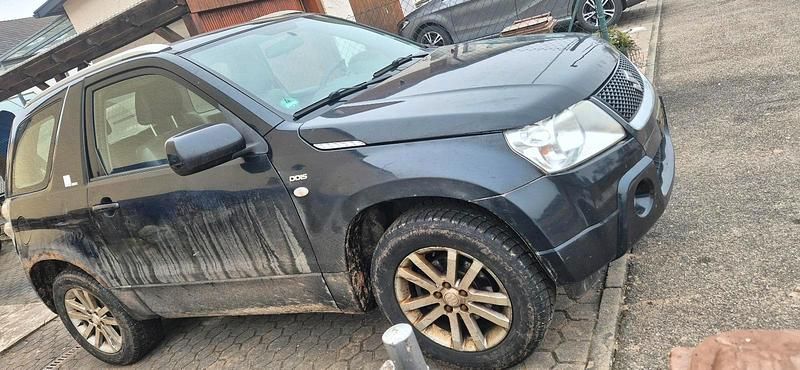 Schwarz Gebraucht 2008 Suzuki Vitara SUV | 1.999 € (Fairer Preis) - Bild 1/4