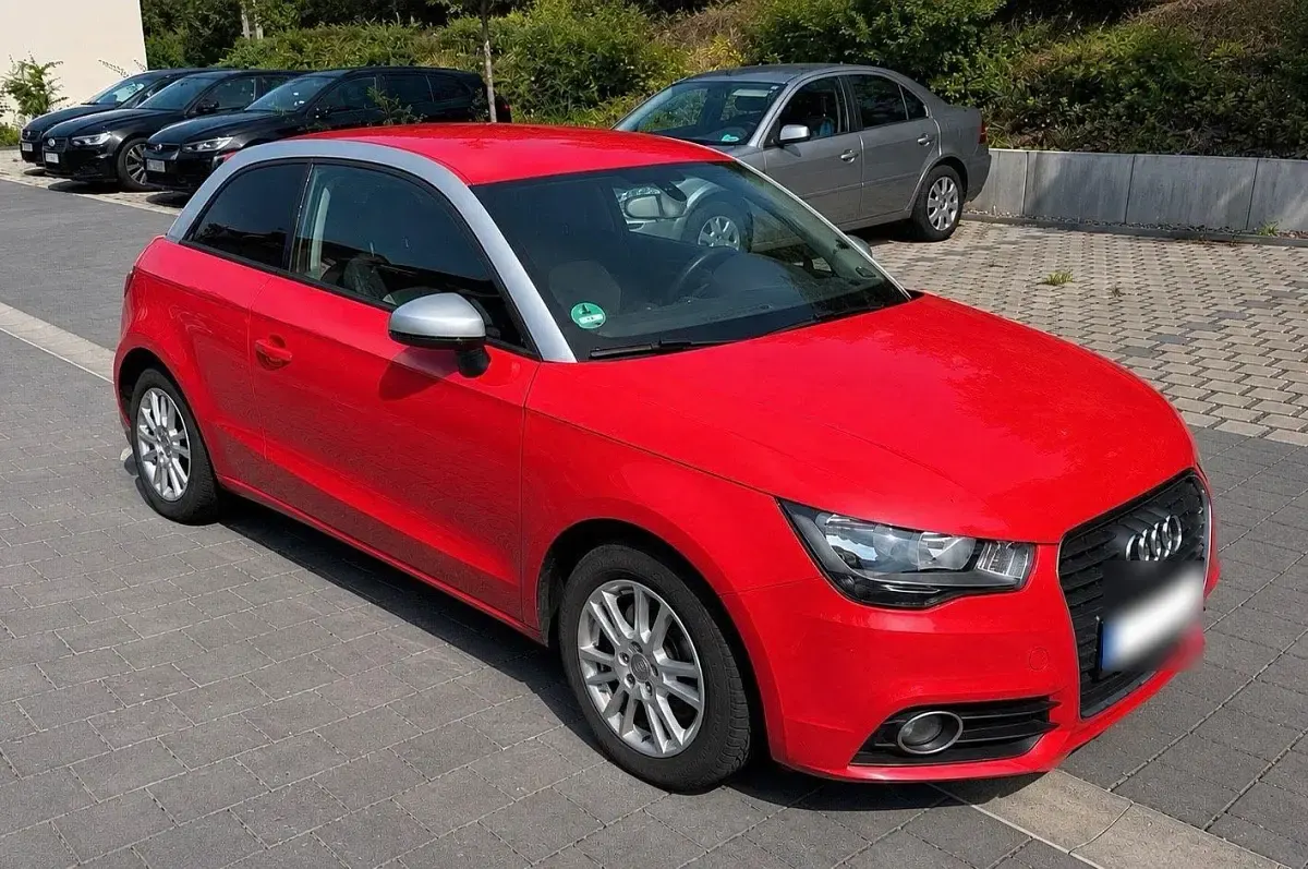 Gebraucht Audi A1 90 PS (66 kW) 2012 Rot Kleinwagen