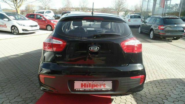 Gebraucht Kia Rio Attract 84 PS (61 kW) 2015 Schwarz metallic Kleinwagen