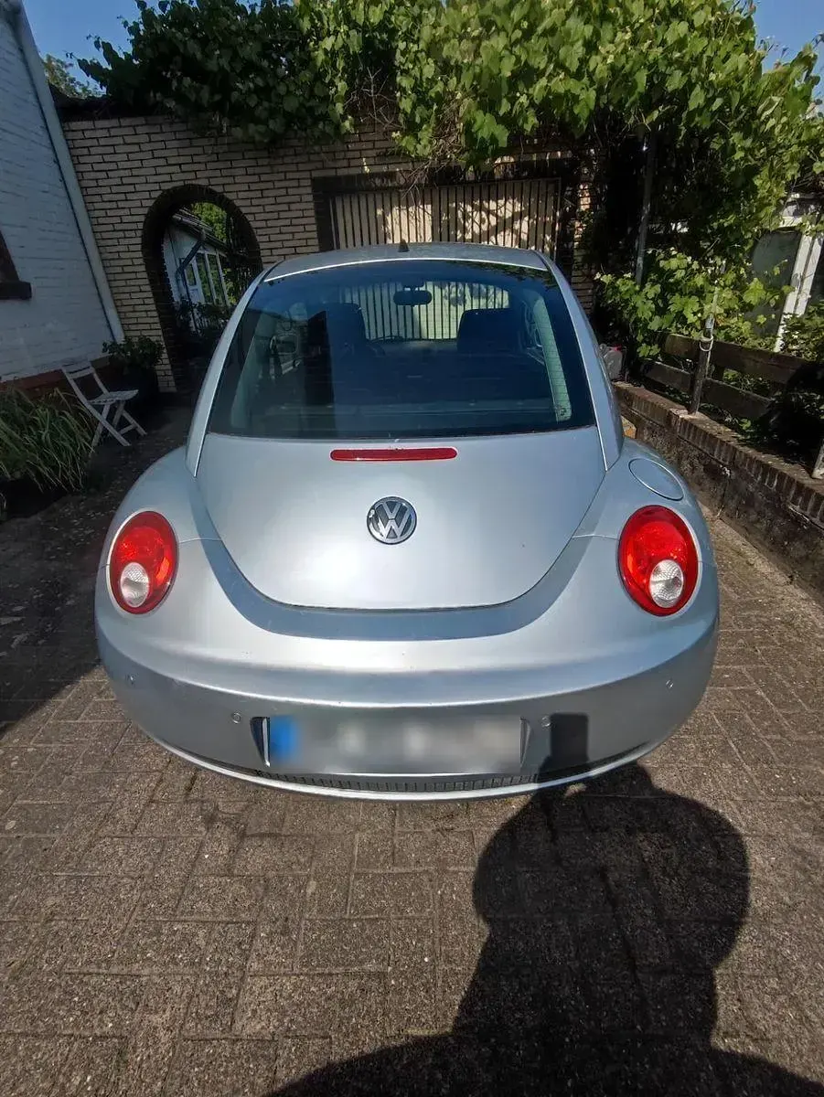 Gebraucht VW Beetle 105 PS (77 kW) 2009 Silber Kleinwagen