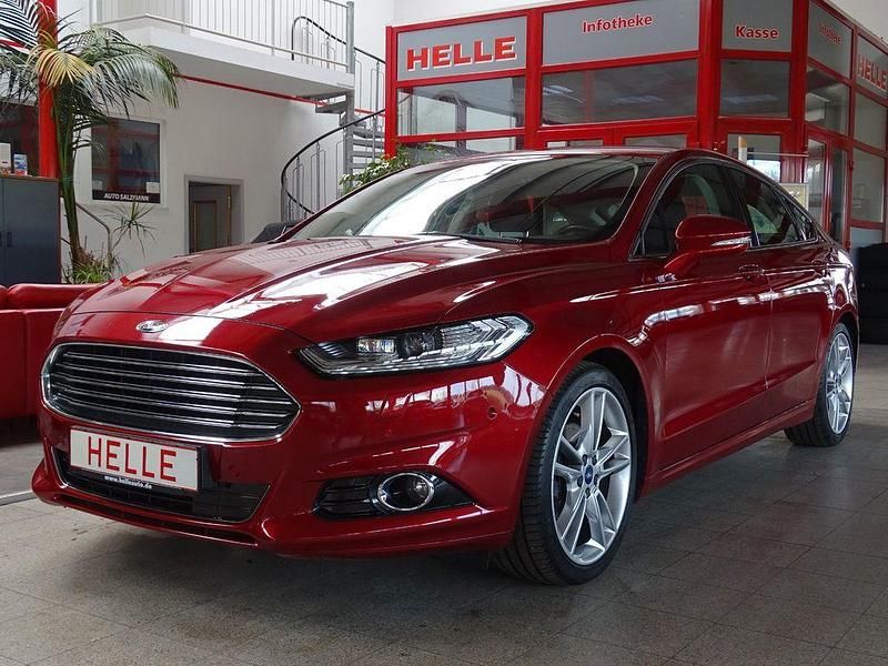 Gebraucht Ford Mondeo Titanium 160 PS (117 kW) 2018 Rubyrot (metallic) (metallic) Limousine