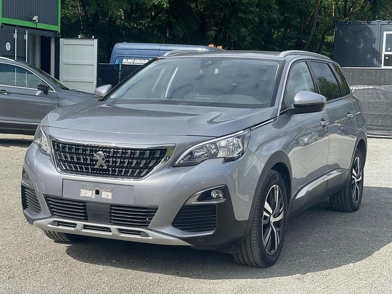 Grau Gebraucht 2020 Peugeot 5008 Allure Van / Kleinbus | 13.500 € (Superpreis) - Bild 1/4
