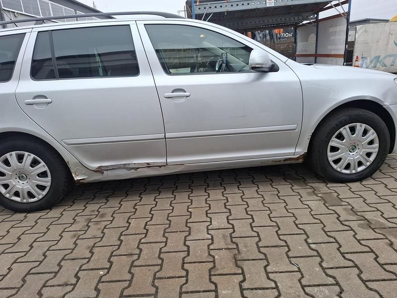 Gebraucht Skoda Octavia 105 PS (77 kW) 2009 Silber Kombi
