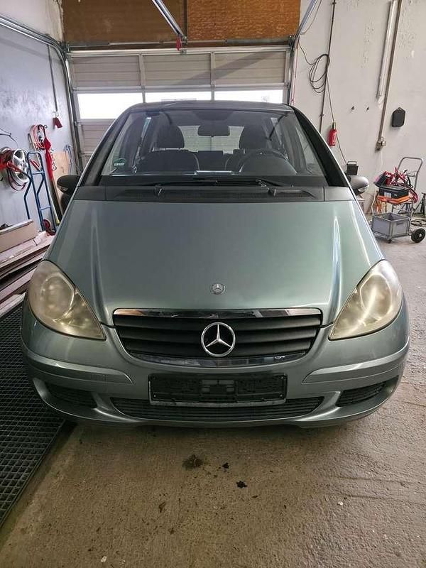 Blau Gebraucht 2005 Mercedes A170 Classic Limousine | 1.800 € (Fairer Preis) - Bild 1/4