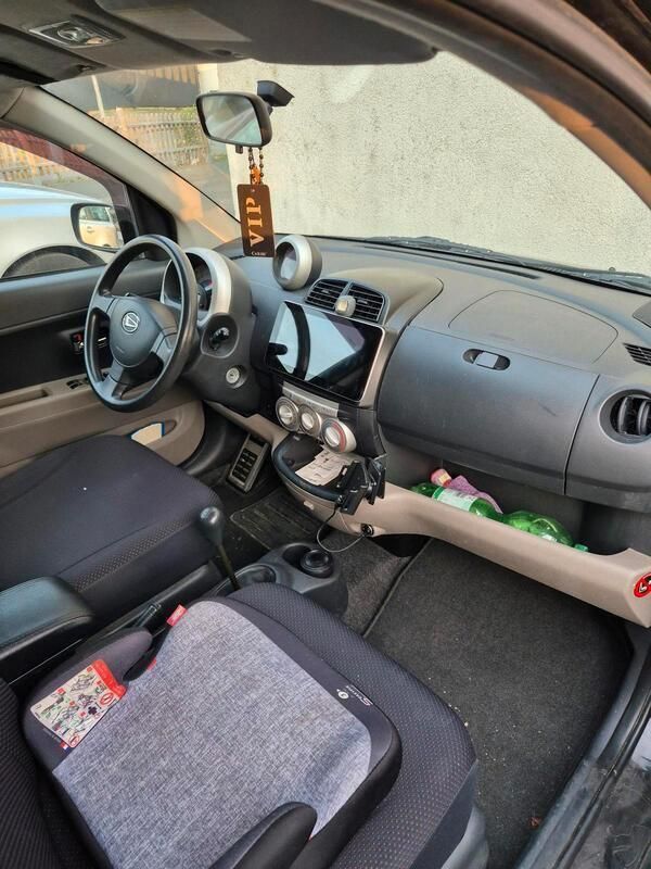 Schwarz Gebraucht 2005 Daihatsu Sirion Kleinwagen | 3.000 € - Bild 1/4