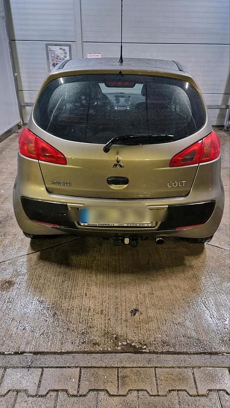 Gebraucht Mitsubishi Colt 95 PS (69 kW) 2009 Beige Kleinwagen