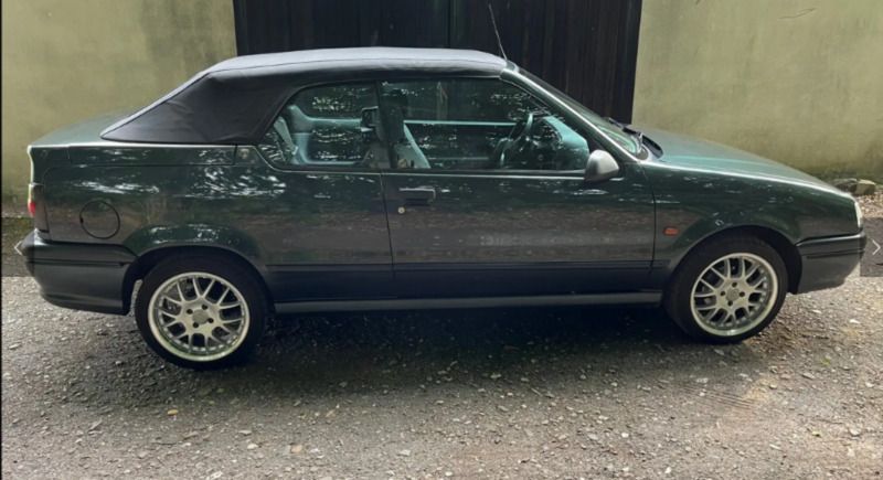 Grün Gebraucht 1992 Renault R9 Limousine | 5.500 € - Bild 1/4
