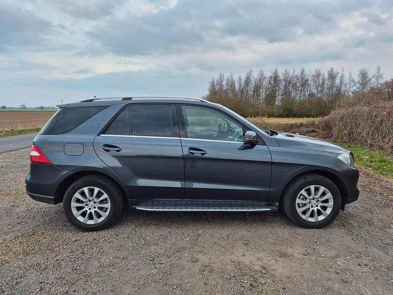 Gebraucht Mercedes ML350 258 PS (189 kW) 2013 Grau SUV