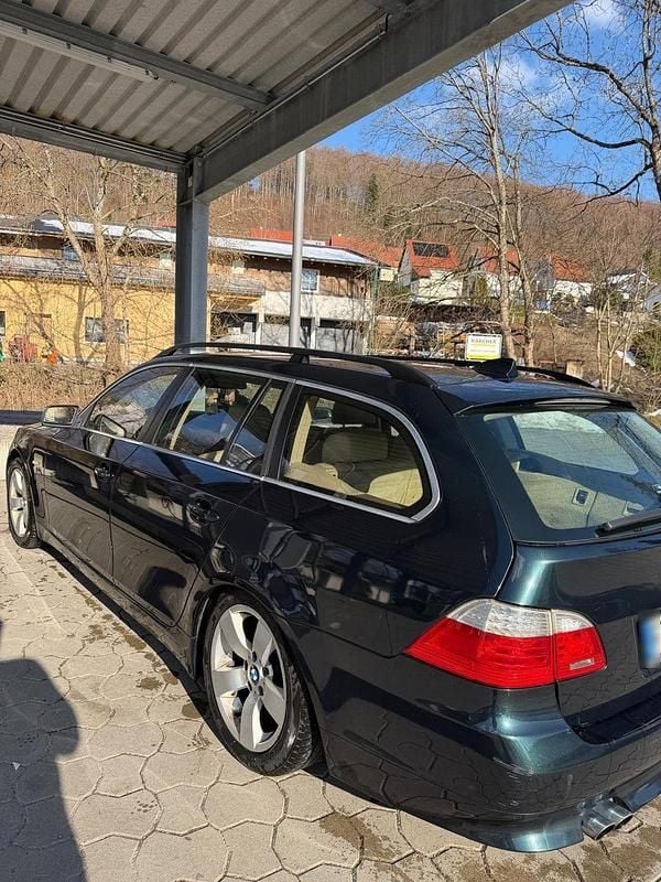 Gebraucht BMW 530 231 PS (169 kW) 2007 Grün Kombi