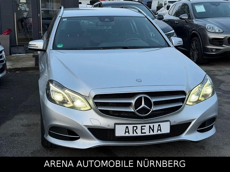 Gebraucht Mercedes E220 Avantgarde 170 PS (125 kW) 2015 Silber Kombi