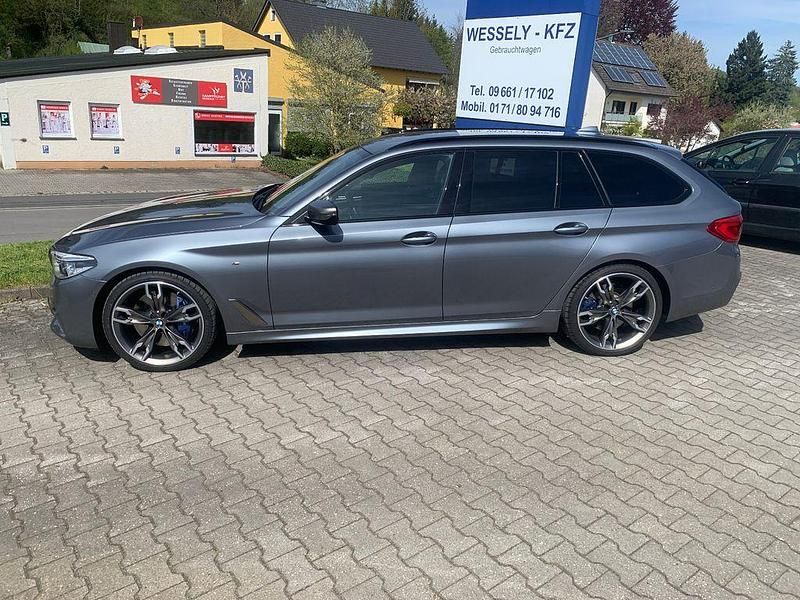 Gebraucht BMW M550 Performance 400 PS (294 kW) 2020 Blau Limousine