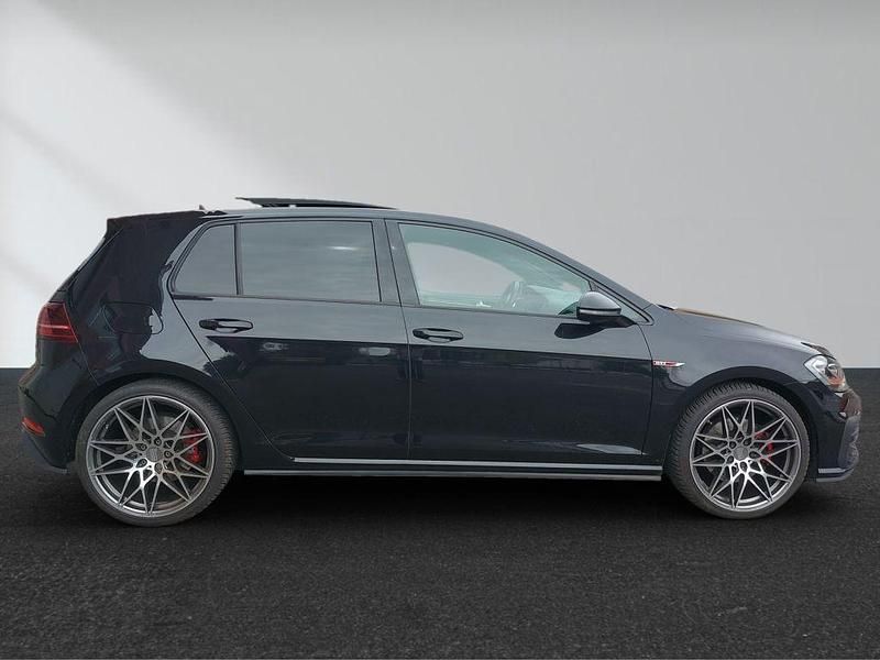 Gebraucht VW Golf VII GTI 230 PS (169 kW) 2017 Deep black pearlescent Limousine