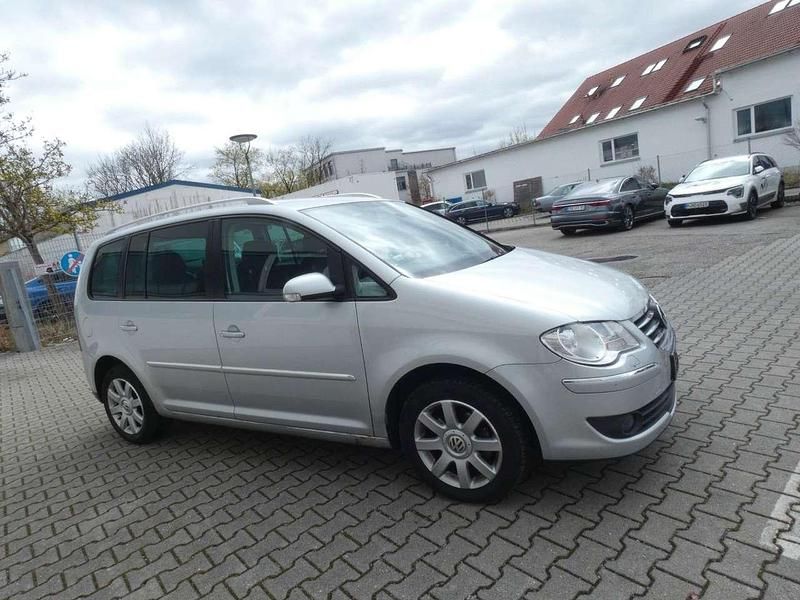 Gebraucht VW Touran Highline 140 PS (102 kW) 2007 Reflexsilber metallic Van / Kleinbus