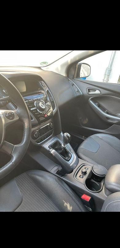Gebraucht Ford Focus 182 PS (133 kW) 2013 Blau Limousine
