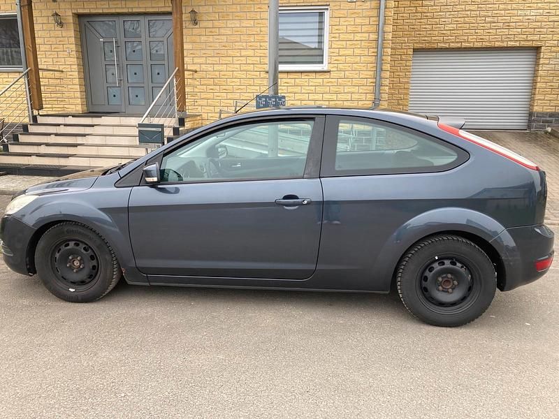 Gebraucht Ford Focus 80 PS (58 kW) 2008 Grau Coupé
