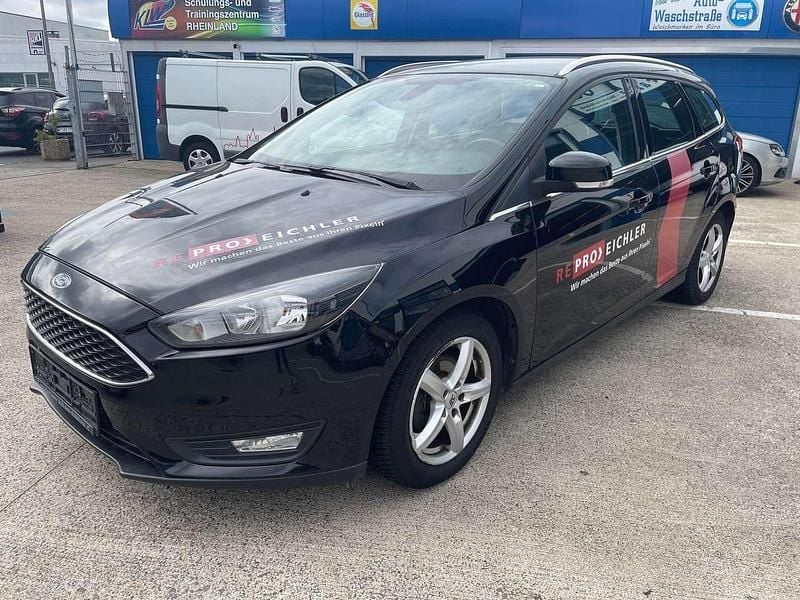 Schwarz Gebraucht 2016 Ford Focus Kombi | 3.999 € (Superpreis) - Bild 1/4